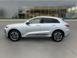 Audi Q5 Premium 2.0 TFSI quattro 2026 — side view