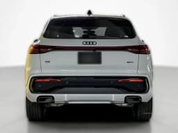 Audi Q5 Premium 2.0 TFSI quattro 2026 — side view