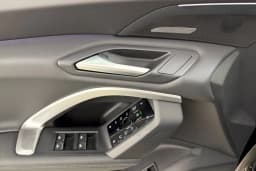 Audi Q5 Premium 2.0 TFSI quattro 2026 — side view