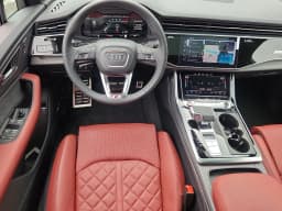 Audi SQ7 Premium Plus quattro 2026 — side view