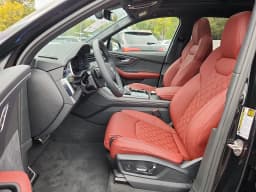 Audi SQ7 Premium Plus quattro 2026 — side view