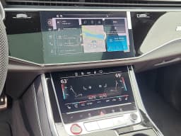 Audi SQ7 Premium Plus quattro 2026 — side view