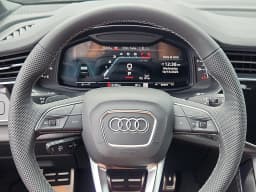 Audi SQ7 Premium Plus quattro 2026 — side view