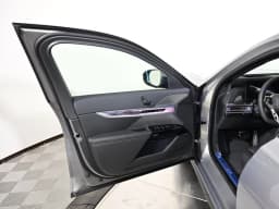 BMW 7 Series 740i xDrive Sedan 2026 — side view