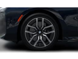 BMW 7 Series 740i xDrive Sedan 2026 — side view