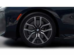 BMW 7 Series 740i xDrive Sedan 2026 — side view