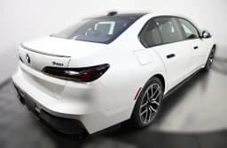 BMW 7 Series 740i xDrive Sedan 2026 — side view