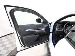 BMW 7 Series 740i xDrive Sedan 2026 — side view