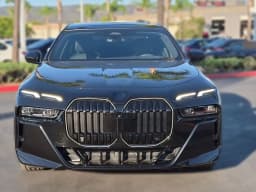 BMW 7 Series 750e xDrive Plug-In Hybrid 2026 — side view