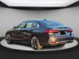 BMW 5 Series 530i xDrive Sedan 2027 — side view