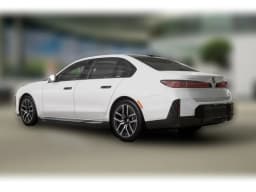 BMW 7 Series 740i xDrive Sedan 2027 — side view