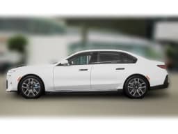 BMW 7 Series 740i xDrive Sedan 2027 — side view