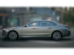 BMW 7 Series 740i xDrive Sedan 2027 — side view