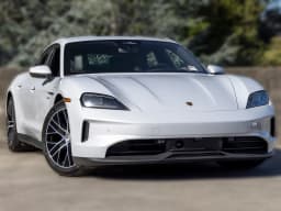 Porsche Taycan 4 AWD 2026 — side view