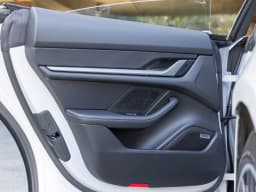 Porsche Taycan 4 AWD 2026 — side view