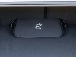 Porsche Taycan 4 AWD 2026 — side view