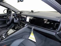 Porsche Panamera Base RWD 2026 — side view