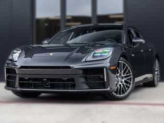 Porsche Panamera 4 E-Hybrid AWD Porsche Panamera 4 E-Hybrid AWD