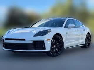 Porsche Panamera 4 E-Hybrid AWD Porsche Panamera 4 E-Hybrid AWD