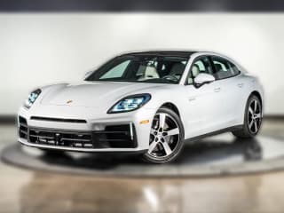 Porsche Panamera 4 E-Hybrid AWD Porsche Panamera 4 E-Hybrid AWD