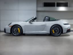 Porsche 911 4 GTS Targa 2026 — side view