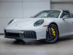 Porsche 911 4 GTS Targa 2026 — side view