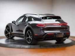 Porsche Taycan 4S Cross Turismo AWD 2025 — side view