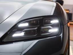 Porsche Taycan 4S Cross Turismo AWD 2025 — side view