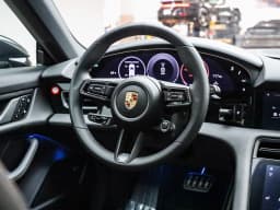 Porsche Taycan 4S Cross Turismo AWD 2025 — side view