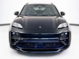 Porsche Macan Electric Turbo AWD 2025 — side view