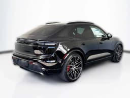 Porsche Macan Electric Turbo AWD 2025 — side view