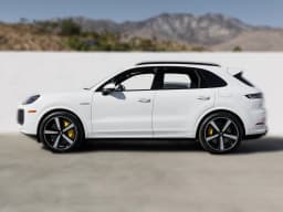 Porsche Cayenne Turbo E-Hybrid AWD 2026 — side view