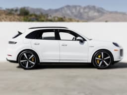 Porsche Cayenne Turbo E-Hybrid AWD 2026 — side view
