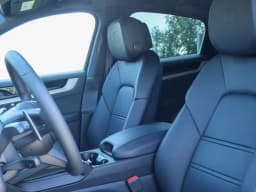 Porsche Cayenne Base Coupe AWD 2026 — side view