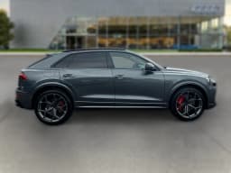 Audi RS Q8 performance quattro 2026 — side view
