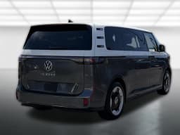 Volkswagen ID. Buzz Pro S Plus 4MOTION 2025 — side view