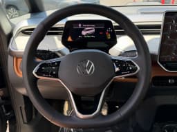 Volkswagen ID. Buzz Pro S Plus 4MOTION 2025 — side view
