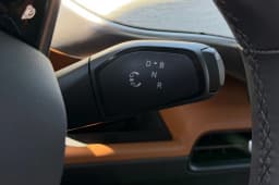 Volkswagen ID. Buzz Pro S Plus 4MOTION 2025 — side view