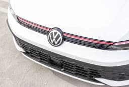 Volkswagen Golf GTI S 2.0T DSG 2026 — side view