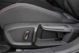 Volkswagen Golf GTI S 2.0T DSG 2026 — side view