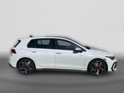 Volkswagen Golf GTI SE 2.0T DSG 2026 — side view