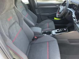 Volkswagen Golf GTI SE 2.0T DSG 2026 — side view
