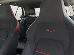 Volkswagen Golf GTI SE 2.0T DSG 2026 — side view