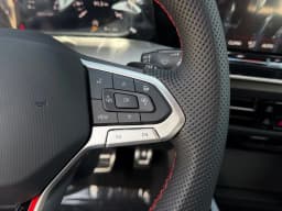 Volkswagen Golf GTI SE 2.0T DSG 2026 — side view