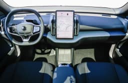 Volvo EX30 Cross Country Ultra Twin Motor AWD 2026 — side view