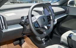 Volvo EX30 Plus Twin Motor AWD 2026 — side view