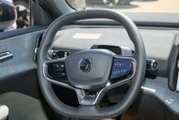 Volvo EX30 Plus Twin Motor AWD 2026 — side view