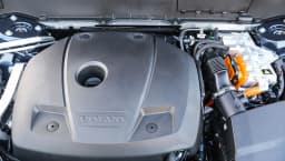 Volvo XC90 Plug-In Hybrid Plus T8 AWD 7-Seater 2026 — side view