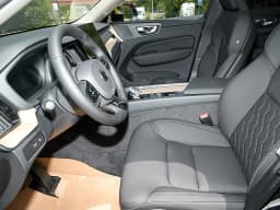 Volvo XC60 Plug-In Hybrid Plus T8 AWD 2026 — side view