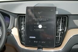 Volvo XC60 Plug-In Hybrid Plus T8 AWD 2026 — side view
